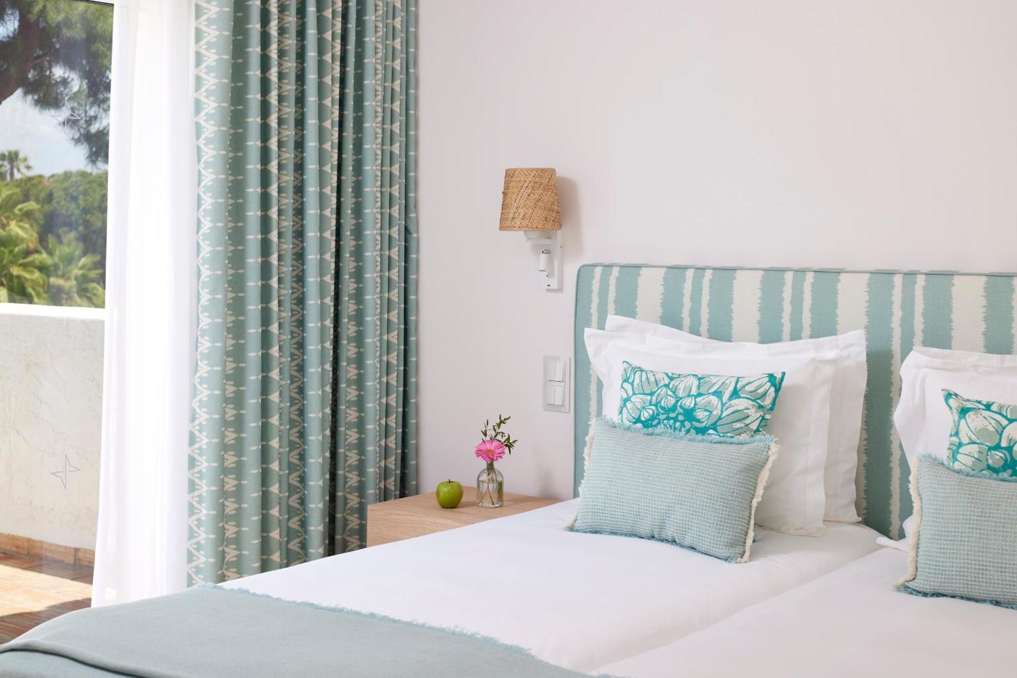 维拉维塔公园Spa度假酒店 Armação de Pêra 外观 照片 A bedroom at the hotel